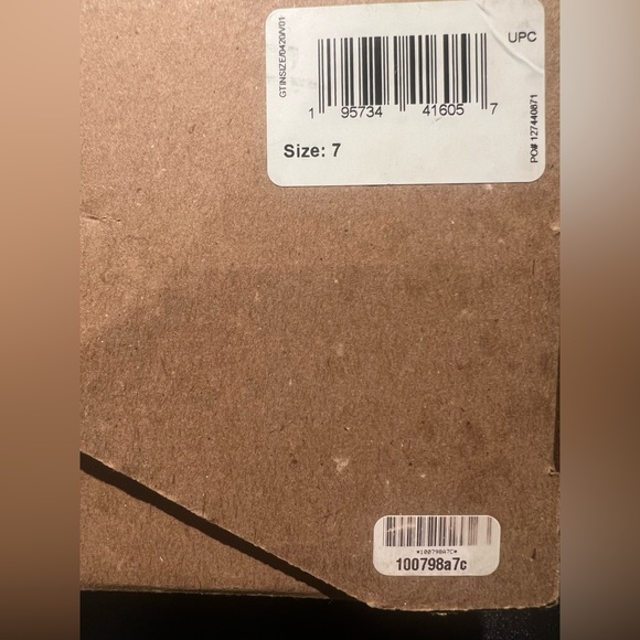 Yezzy Foam Runner nwt - Picture 6 of 6